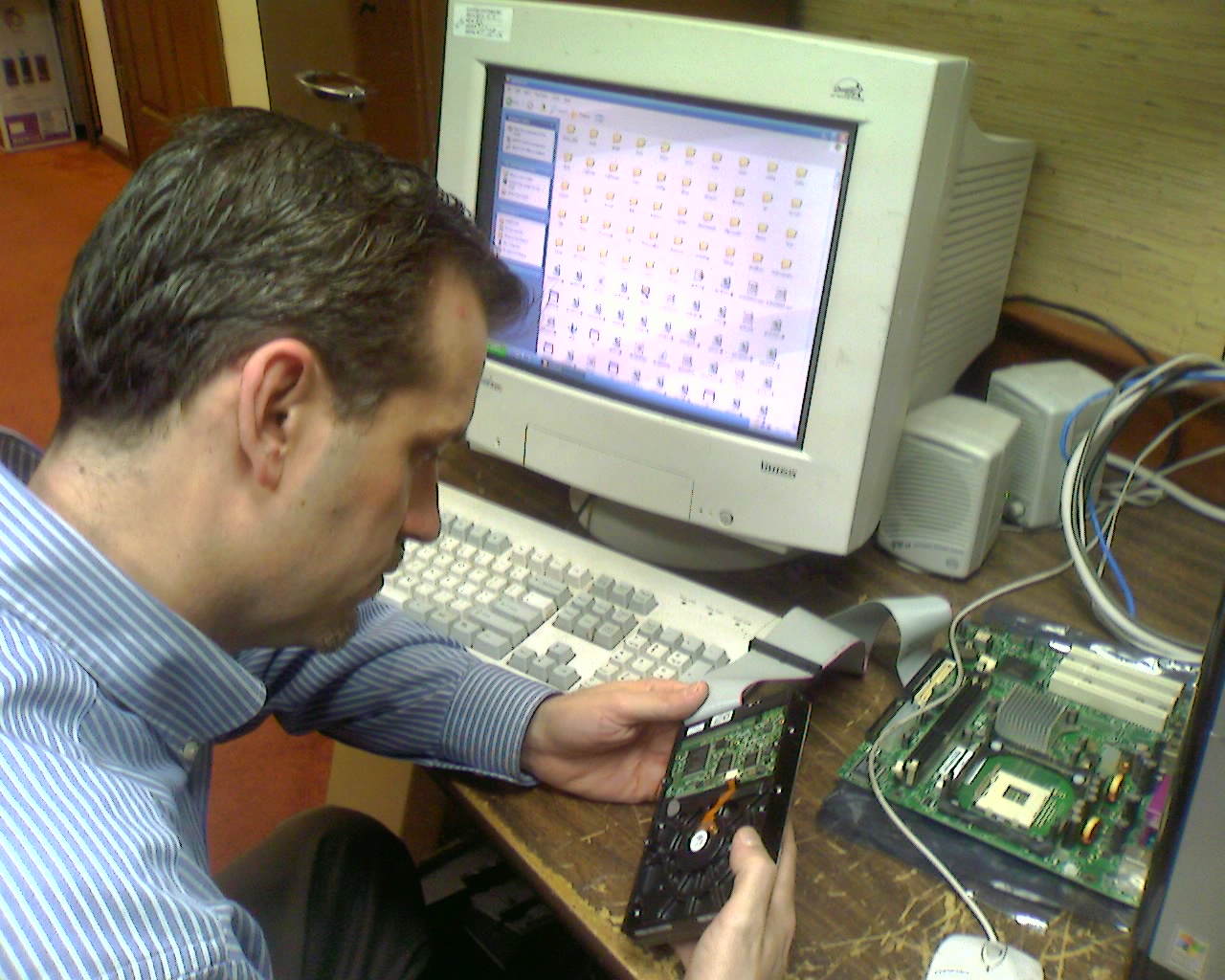 Experienced & Knowledgeable PC Computer Repair Techs